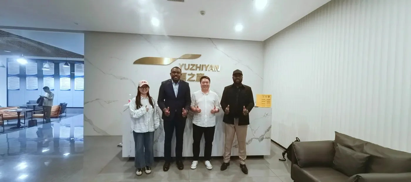 African clients with the Yuzhiyan team at company headquarters