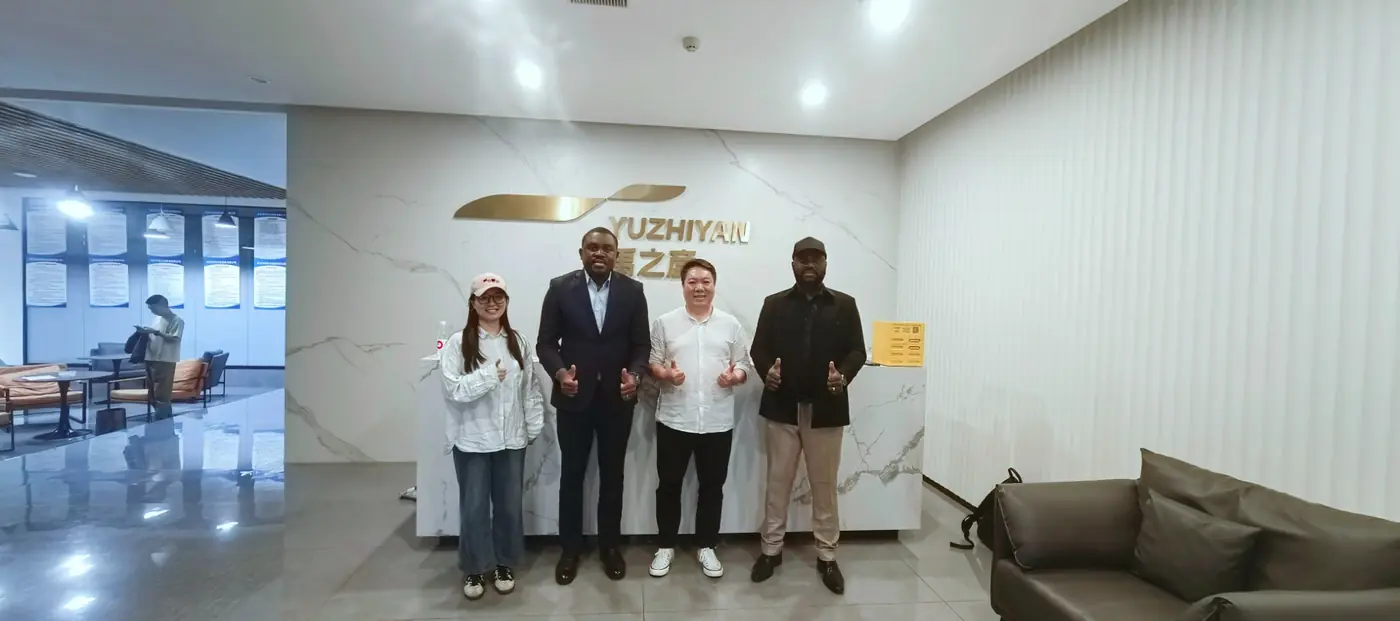 African clients with the Yuzhiyan team at company headquarters